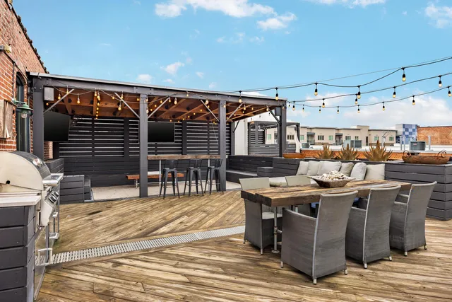 $1,500,000 | 55 East Main Street, Unit 304, Chattanooga, TN 37408