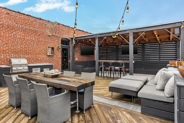 $1,500,000 | 55 East Main Street, Unit 304, Chattanooga, TN 37408