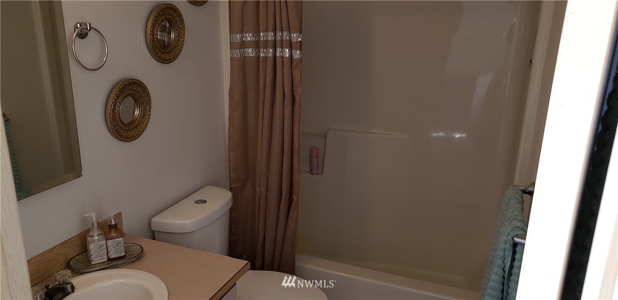 3980 Broadmoor Loop Bremerton, WA 98310 - Photo 12 of 18