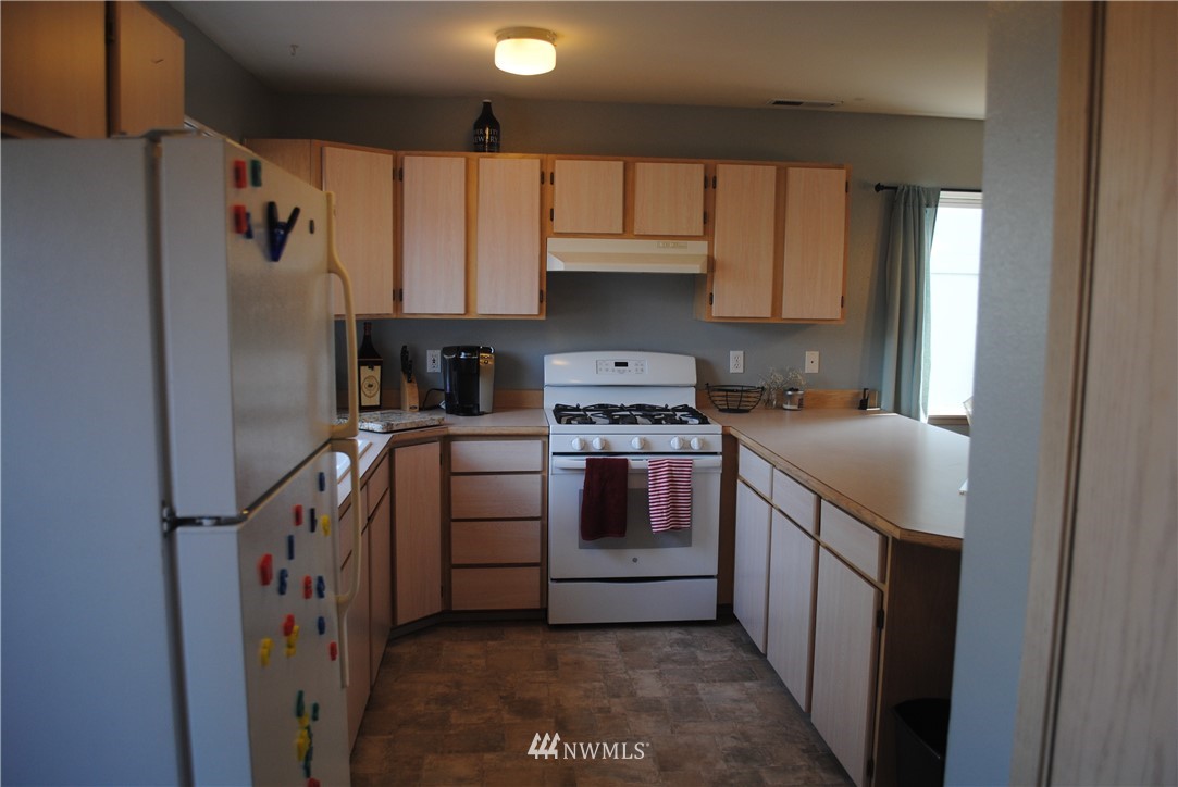 3980 Broadmoor Loop Bremerton, WA 98310 - Photo 9 of 18