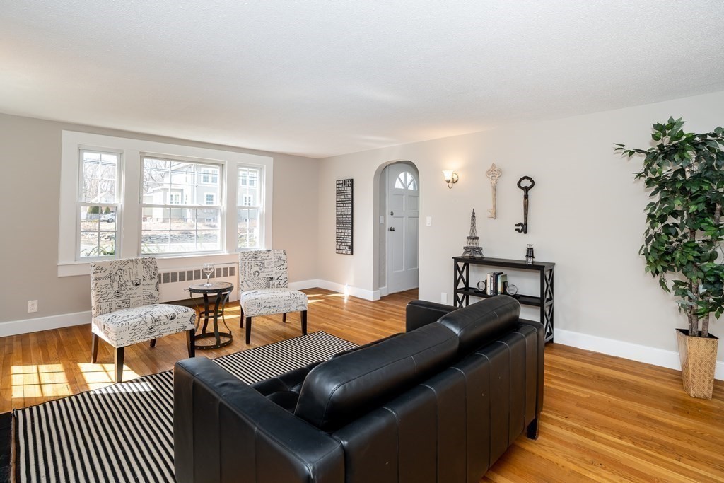 1115 Liberty Street Springfield, MA 01104 - Photo 4 of 41
