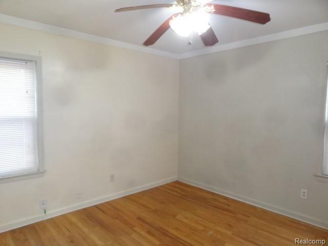 8175 Harding Street Center Line, MI 48015 - Photo 18 of 21 DSC02985.JPG