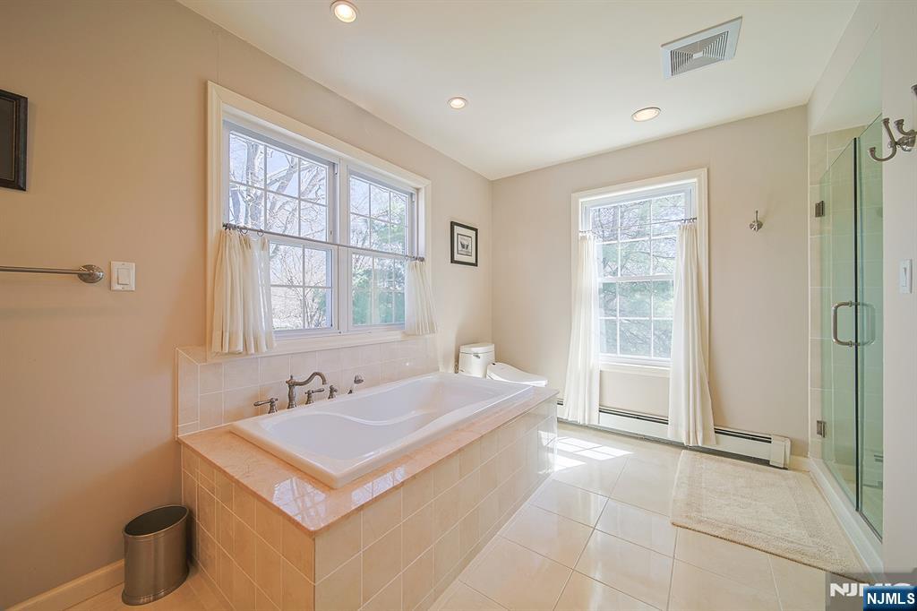 412 Eric Lane Northvale, NJ 07647 - Photo 21 of 39