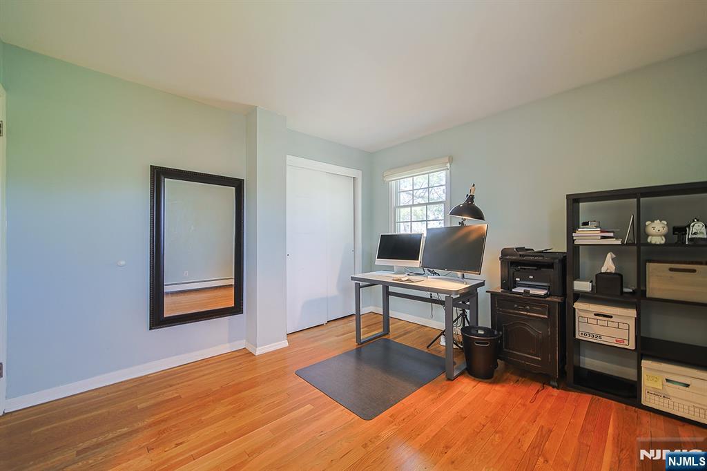 412 Eric Lane Northvale, NJ 07647 - Photo 23 of 39