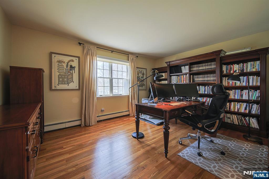 412 Eric Lane Northvale, NJ 07647 - Photo 27 of 39