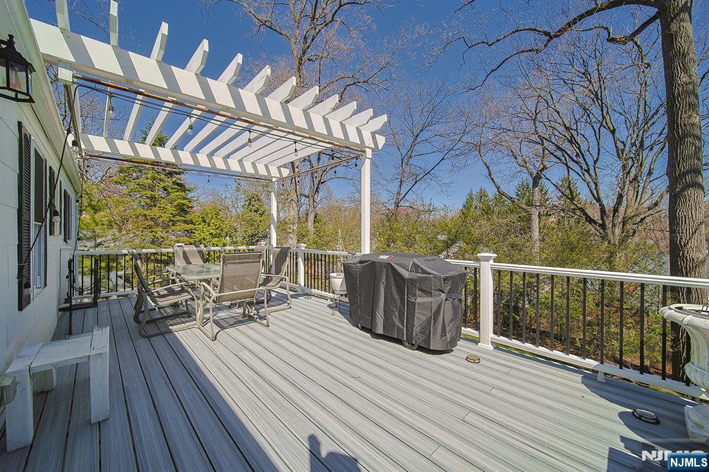 412 Eric Lane Northvale, NJ 07647 - Photo 28 of 39