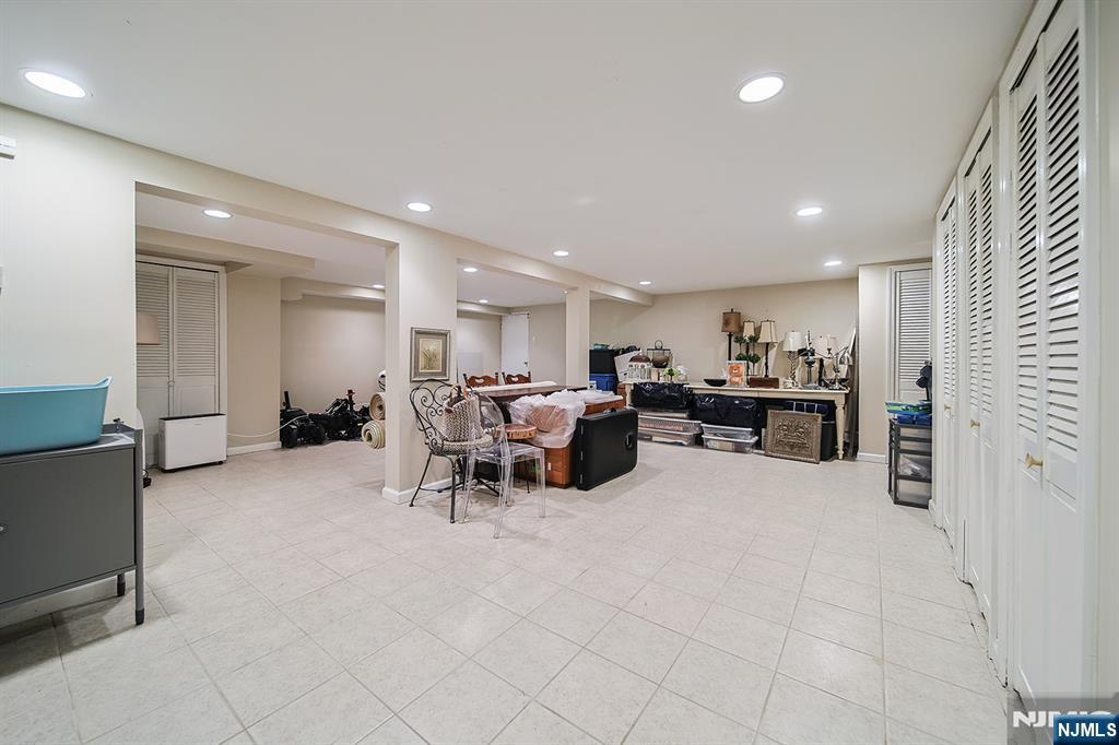 412 Eric Lane Northvale, NJ 07647 - Photo 30 of 39