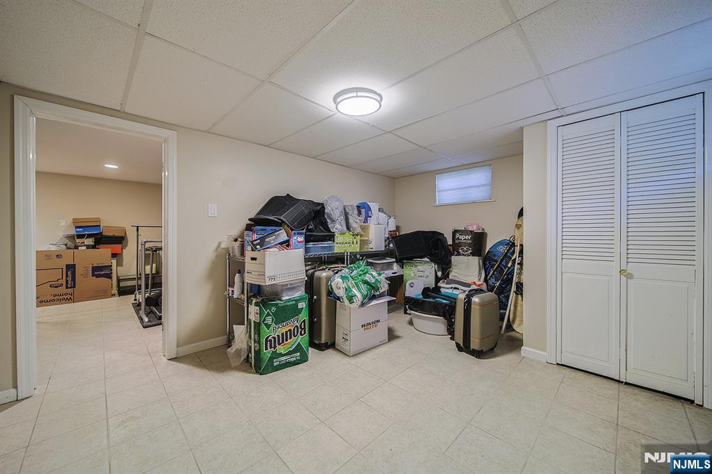 412 Eric Lane Northvale, NJ 07647 - Photo 32 of 39