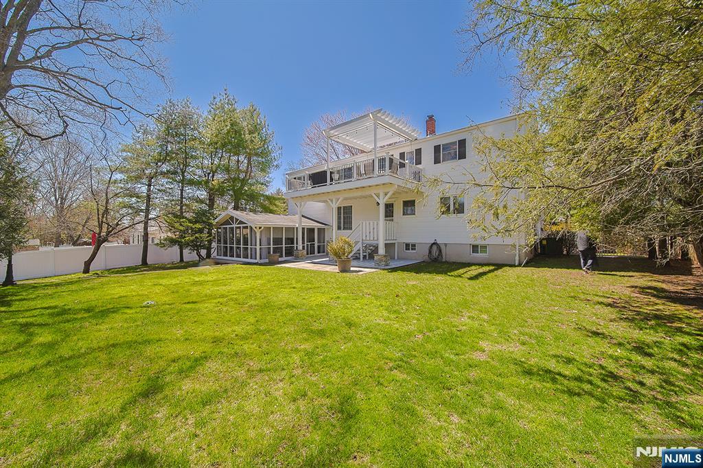412 Eric Lane Northvale, NJ 07647 - Photo 38 of 39