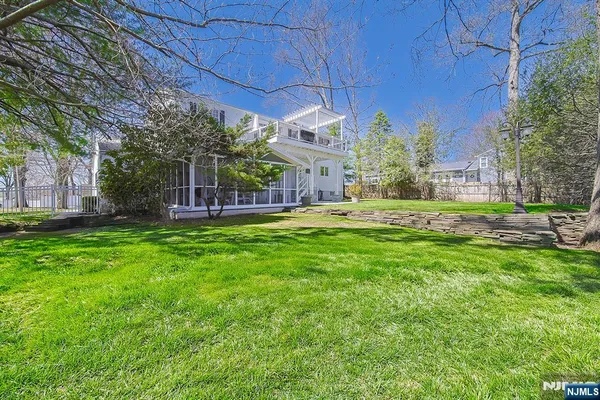 $1,090,000 | 412 Eric Lane, Northvale, NJ 07647