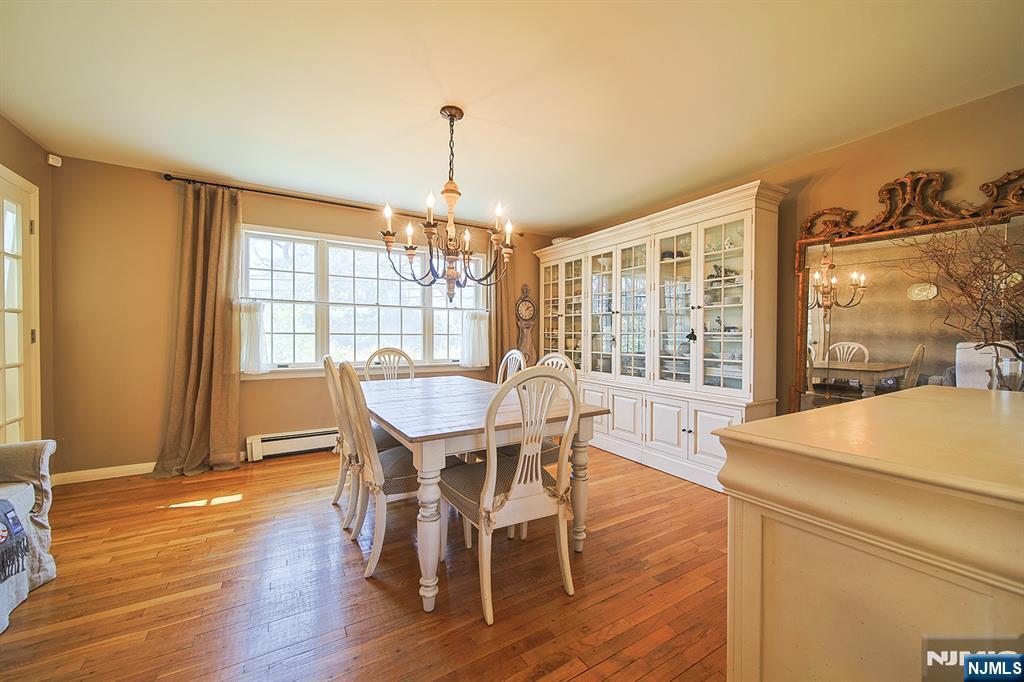 412 Eric Lane Northvale, NJ 07647 - Photo 8 of 39