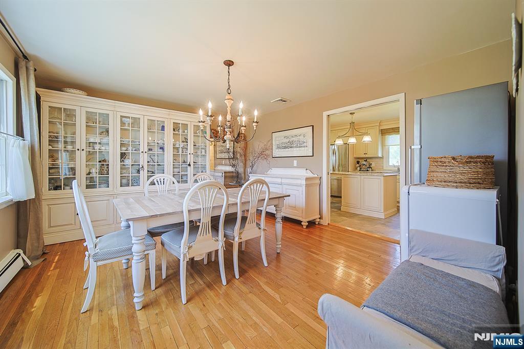 412 Eric Lane Northvale, NJ 07647 - Photo 9 of 39