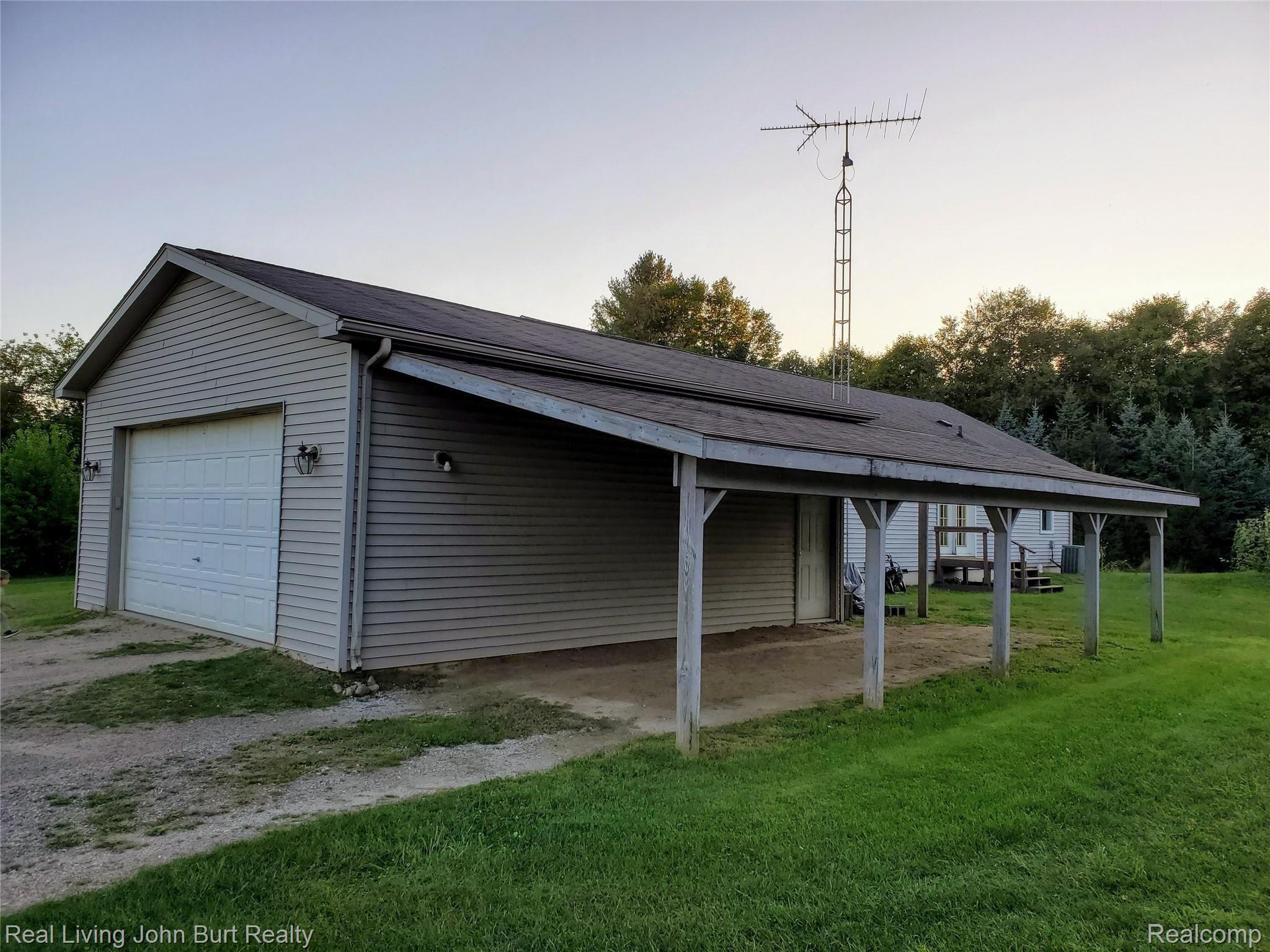 3363 Haines Road Attica, MI 48412 - Photo 3 of 40 032.jpg