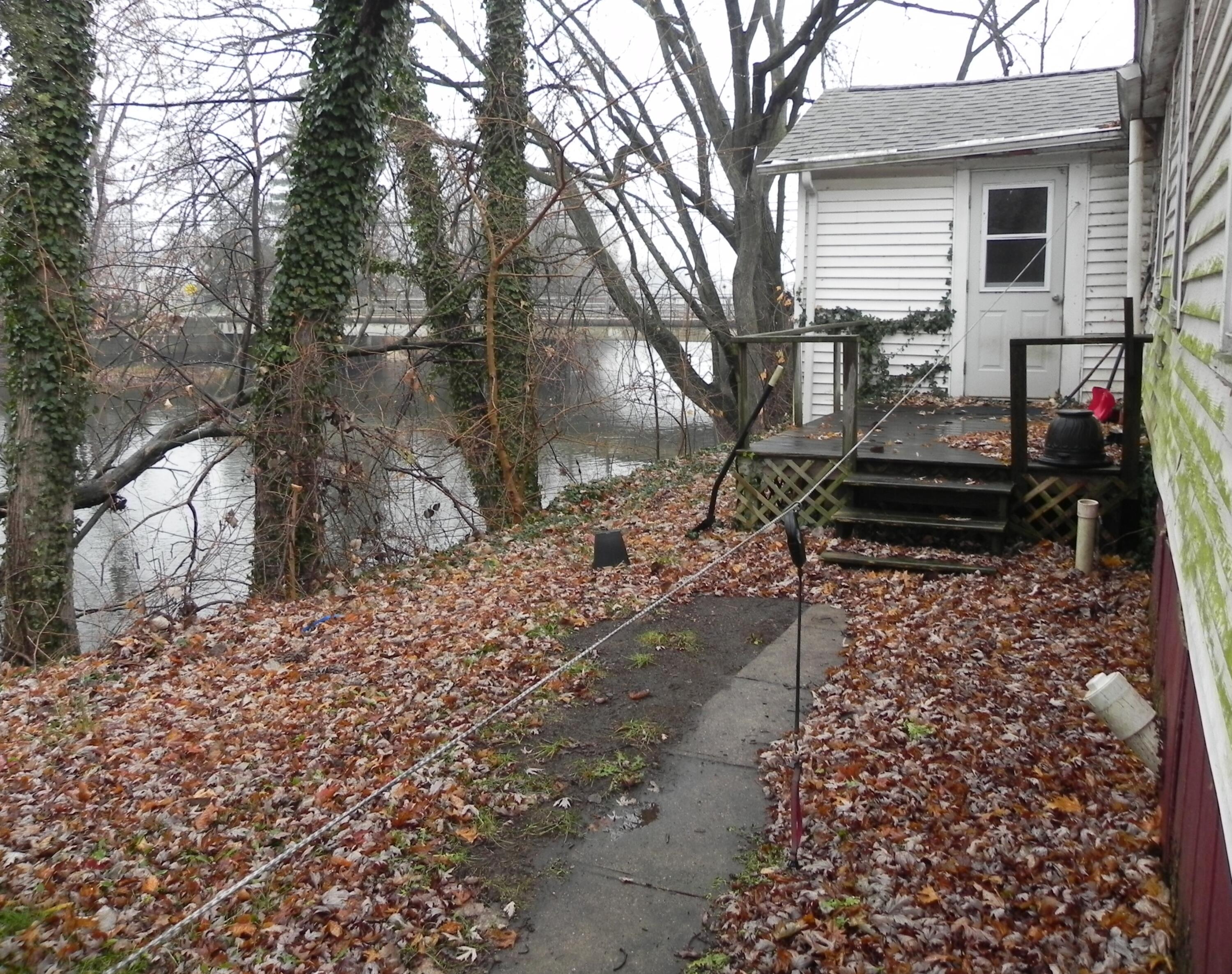 518 River Street Three Rivers, MI 49093 - Photo 9 of 11 DSCN2587