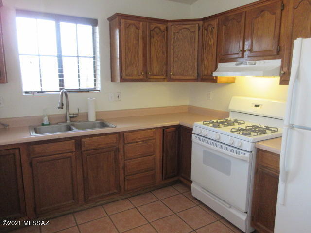 673 Daisy Lane Rio Rico, AZ 85648 - Photo 4 of 21