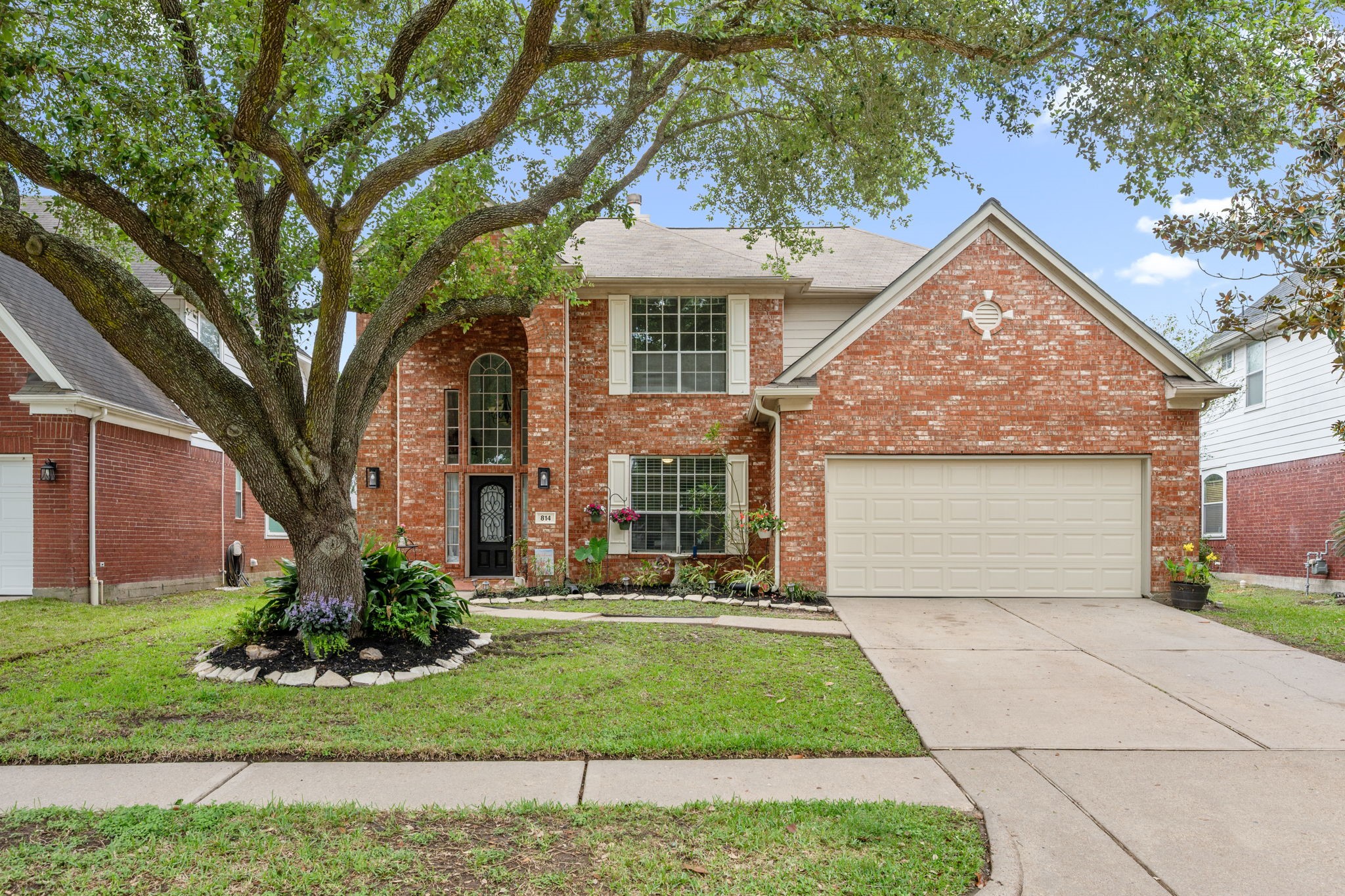 814 Legend Spring Drive Katy, TX 77494 - Photo 1 of 30 This home is ideally located near La Centerra, I-10, and 99 for ease of access whther commuting or looking for dining and shopping options.