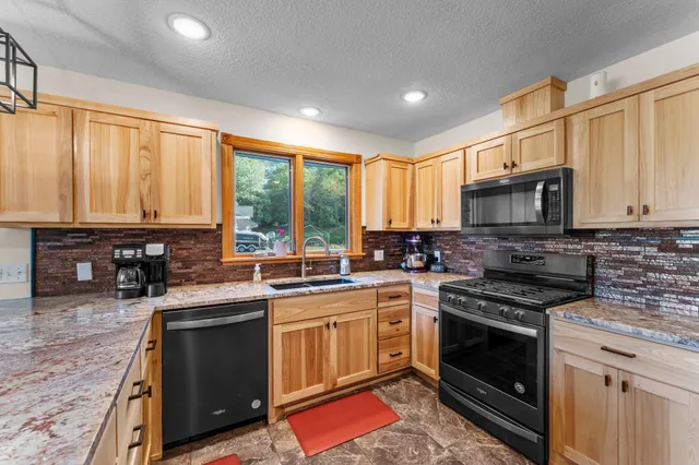 $549,900 | 7991 Isaak Avenue Northwest, Annandale, MN 55302