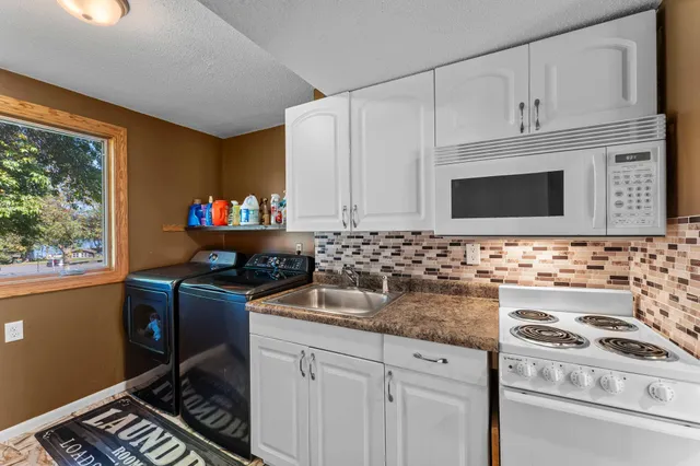 $549,900 | 7991 Isaak Avenue Northwest, Annandale, MN 55302