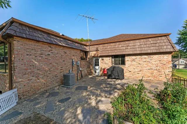 $549,900 | 7991 Isaak Avenue Northwest, Annandale, MN 55302