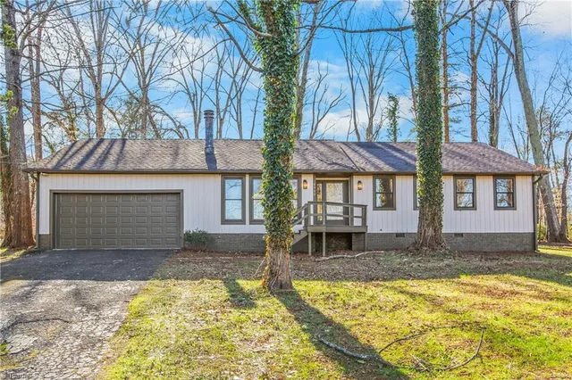 $329,900 | 6900 Harpervalley Lane, Clemmons, NC 27012