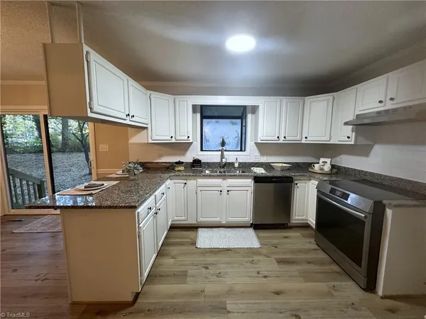 $309,900 | 6900 Harpervalley Lane, Clemmons, NC 27012