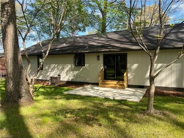 $309,900 | 6900 Harpervalley Lane, Clemmons, NC 27012