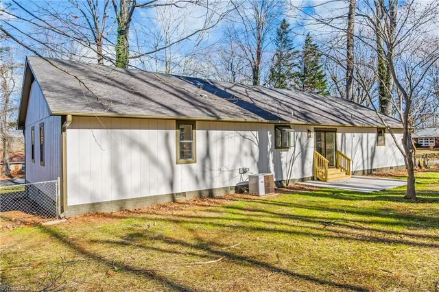 $329,900 | 6900 Harpervalley Lane, Clemmons, NC 27012