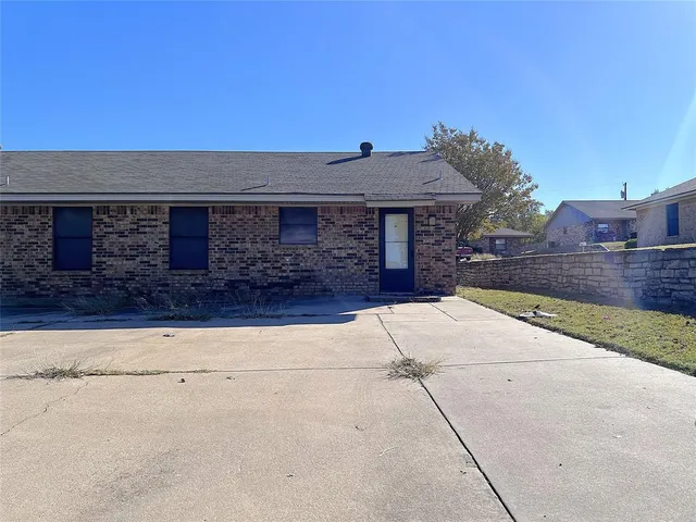 $1,250 | 1106 Curtis Drive, Unit A, Weatherford, TX 76086