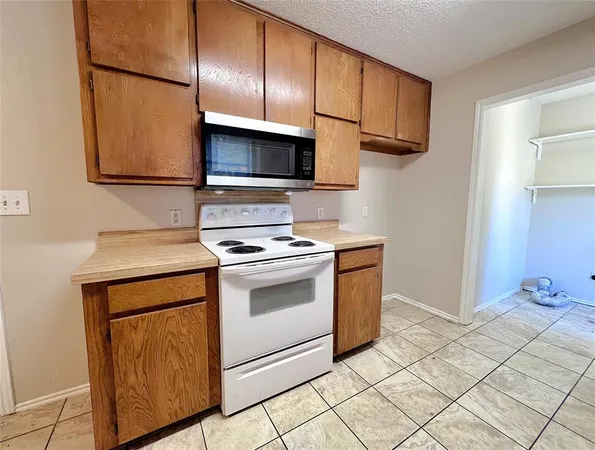 $1,250 | 1106 Curtis Drive, Unit A, Weatherford, TX 76086