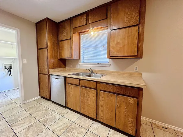 $1,250 | 1106 Curtis Drive, Unit A, Weatherford, TX 76086