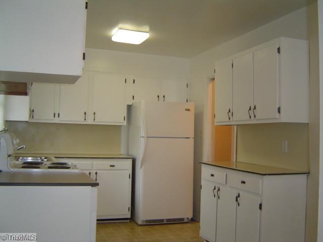 1427 Cook Street High Point, NC 27262 - Photo 8 of 15 Kitchen.