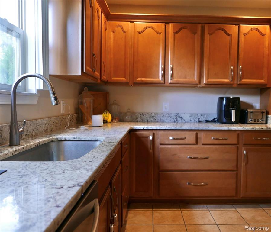45601 Judd Road Belleville, MI 48111 - Photo 13 of 33
