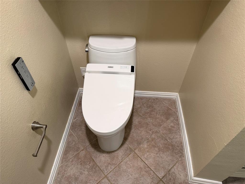 2524 Preston Road, Unit 1205 Plano, TX 75093 - Photo 22 of 31 Toto Washlet Bidet