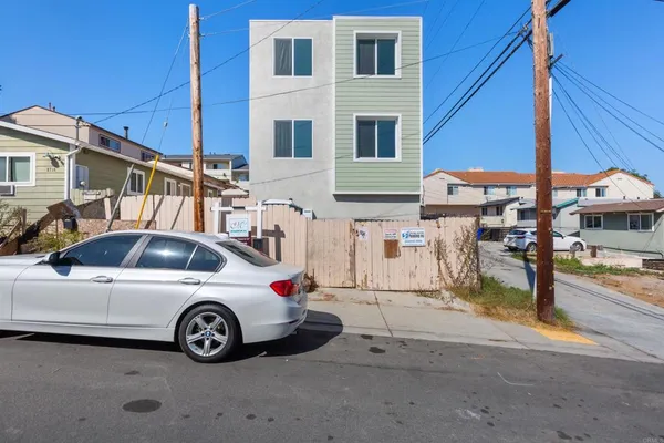 $3,300 | 2714 Camulos Street, San Diego, CA 92107