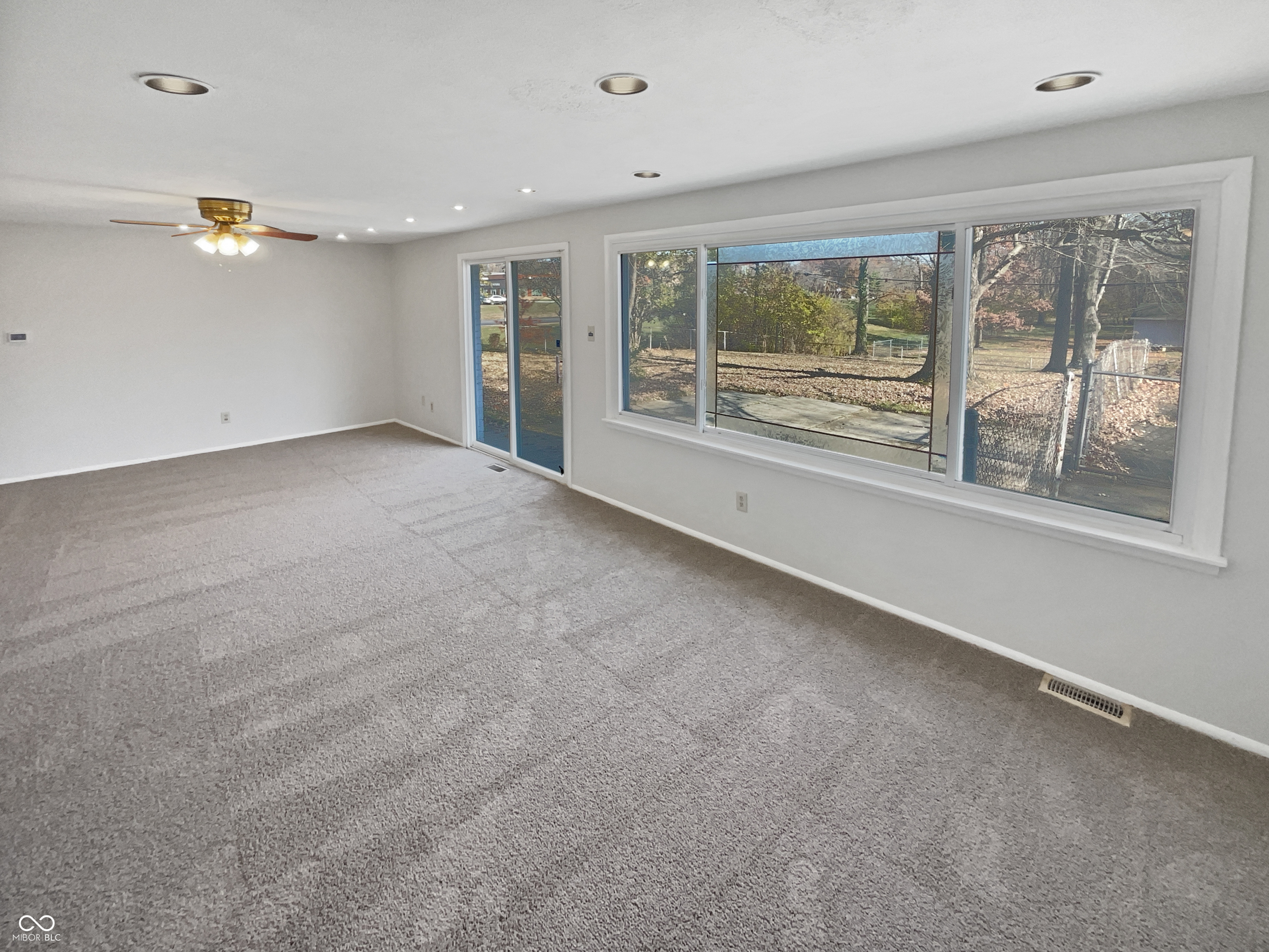 7459 Harcourt Road Indianapolis, IN 46260 - Photo 4 of 23