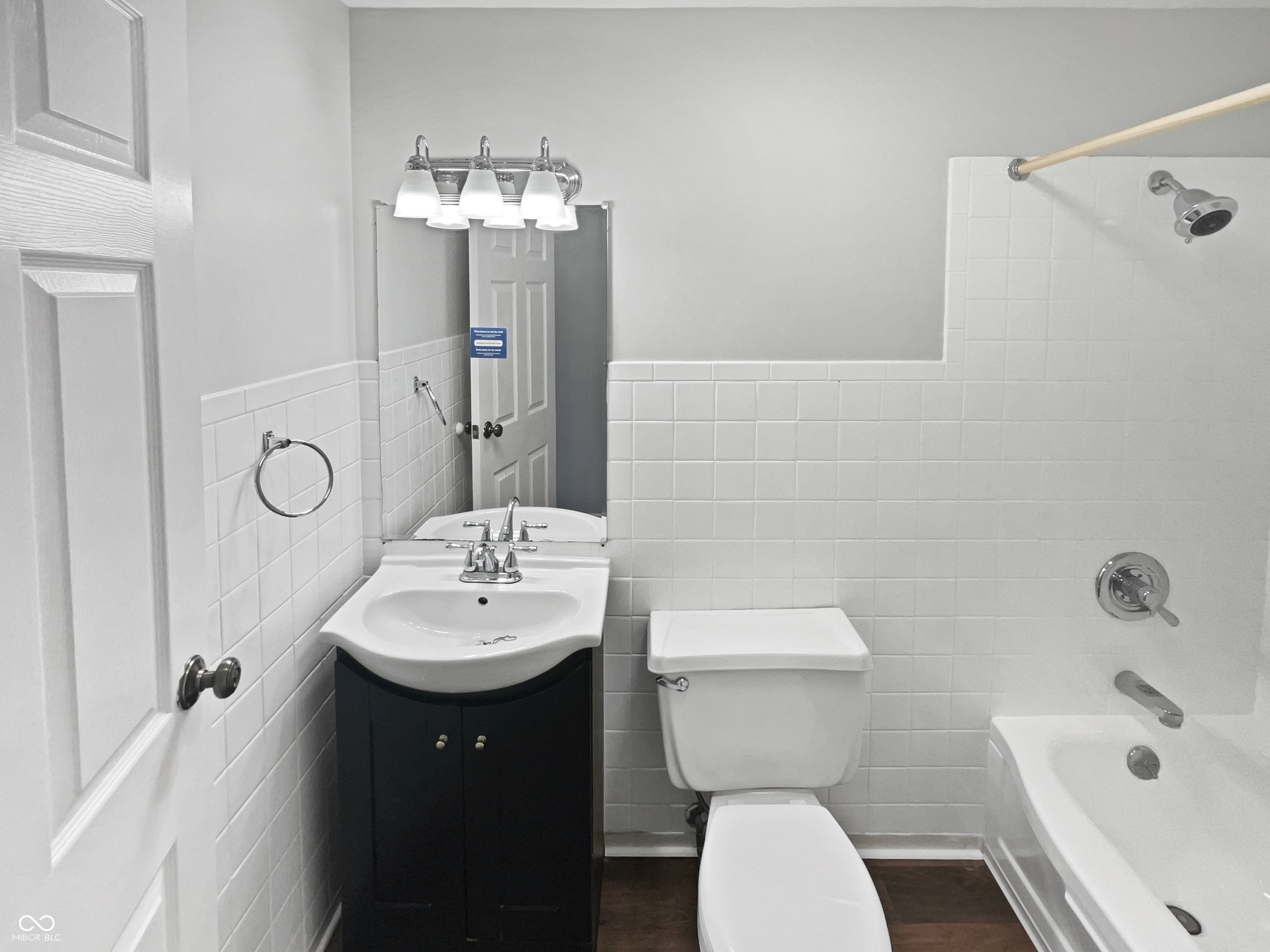 7459 Harcourt Road Indianapolis, IN 46260 - Photo 5 of 23