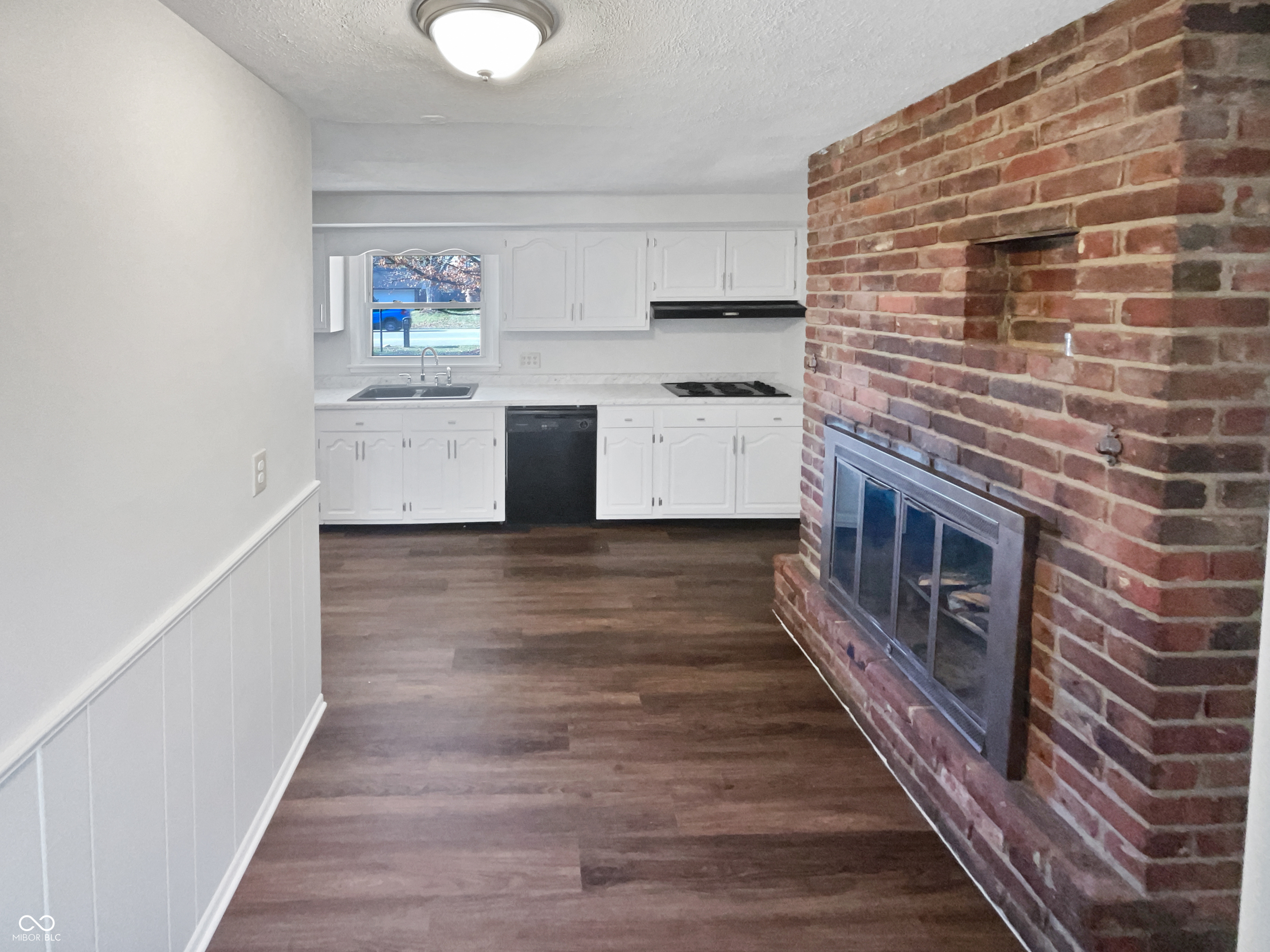 7459 Harcourt Road Indianapolis, IN 46260 - Photo 9 of 23