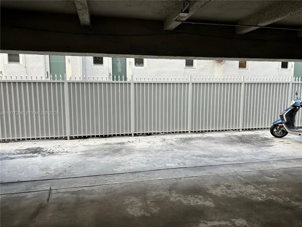 $2,400 | 1615 Meridian Avenue, Unit 203, Miami Beach, FL 33139