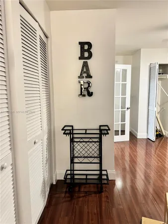 $2,400 | 1615 Meridian Avenue, Unit 203, Miami Beach, FL 33139