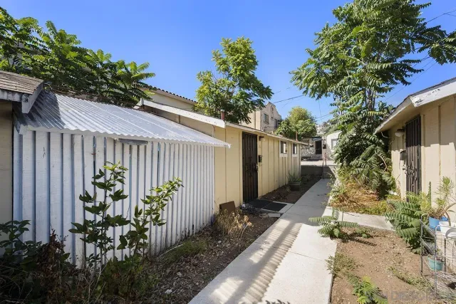 $1,895 | 5616 Riley Street, San Diego, CA 92110