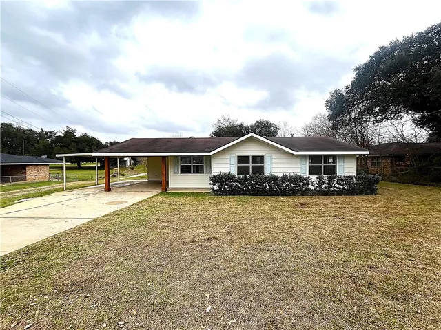 $189,000 | 1490 Highway 452, Marksville, LA 71351
