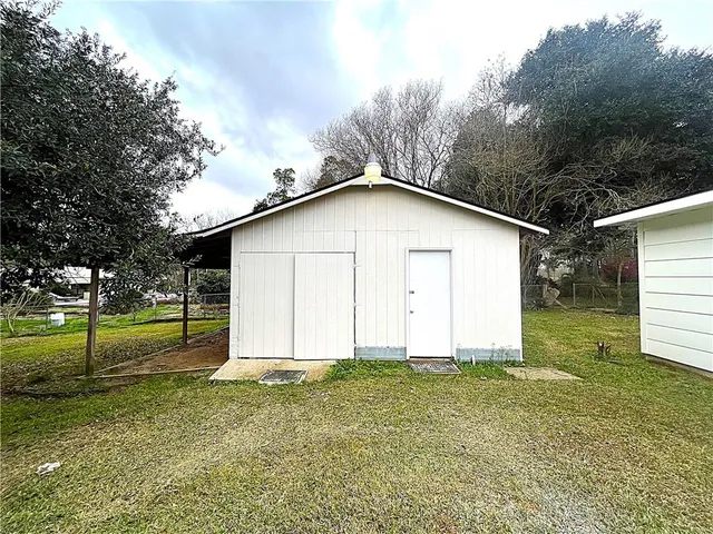 $189,000 | 1490 Highway 452, Marksville, LA 71351