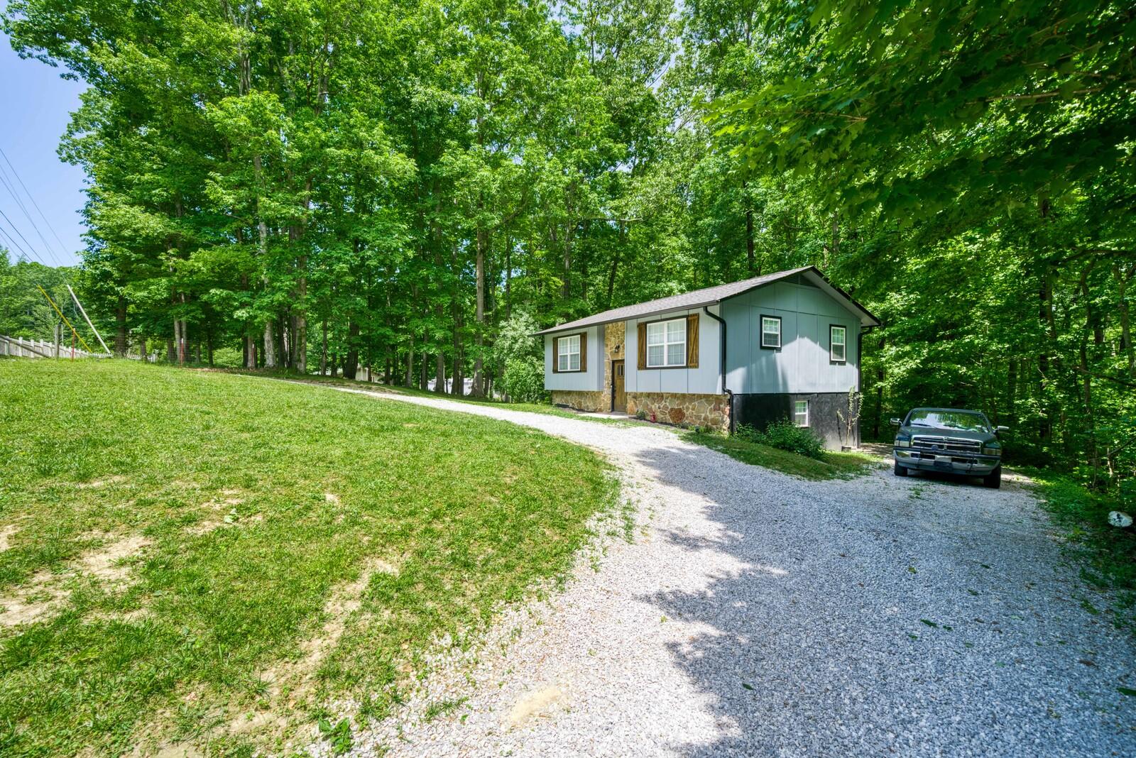 1146 Star Point Road Jamestown, TN 38556 - Photo 20 of 20 1146 Star Point Side View 2