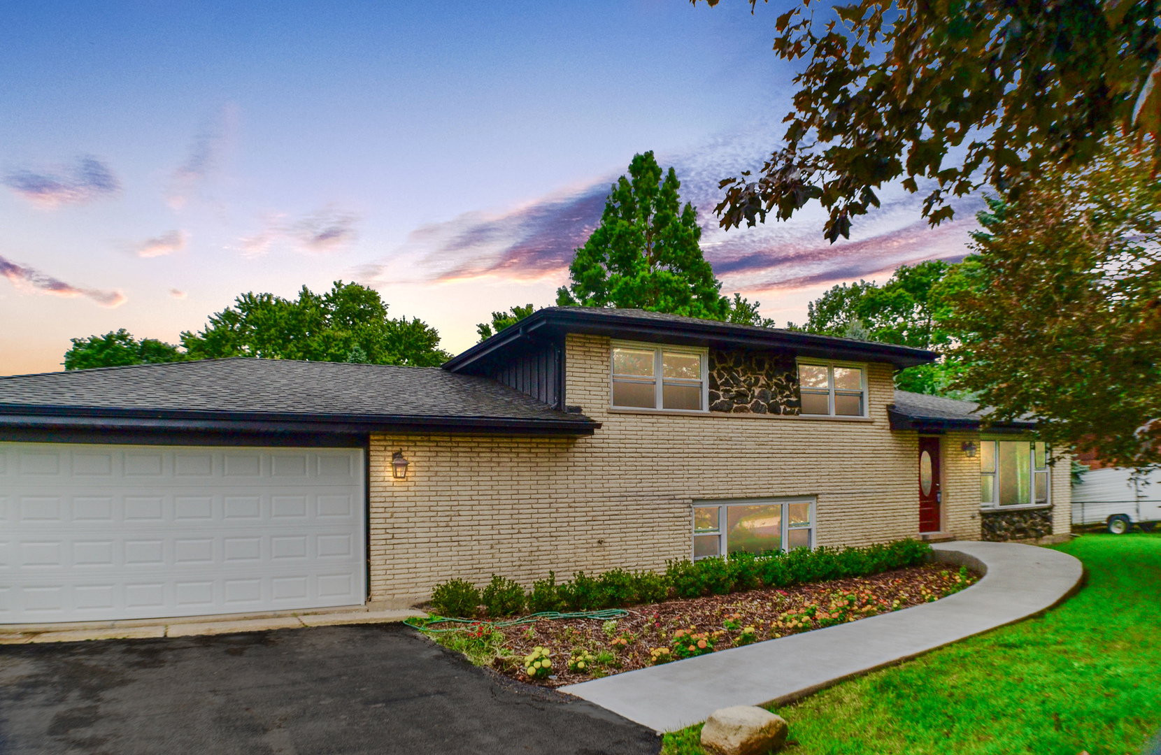 20W309 South Frontage Road Lemont, IL 60439 - Photo 1 of 24