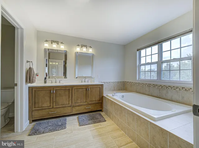 $712,000 | 3 Pony Lane, Flemington, NJ 08822