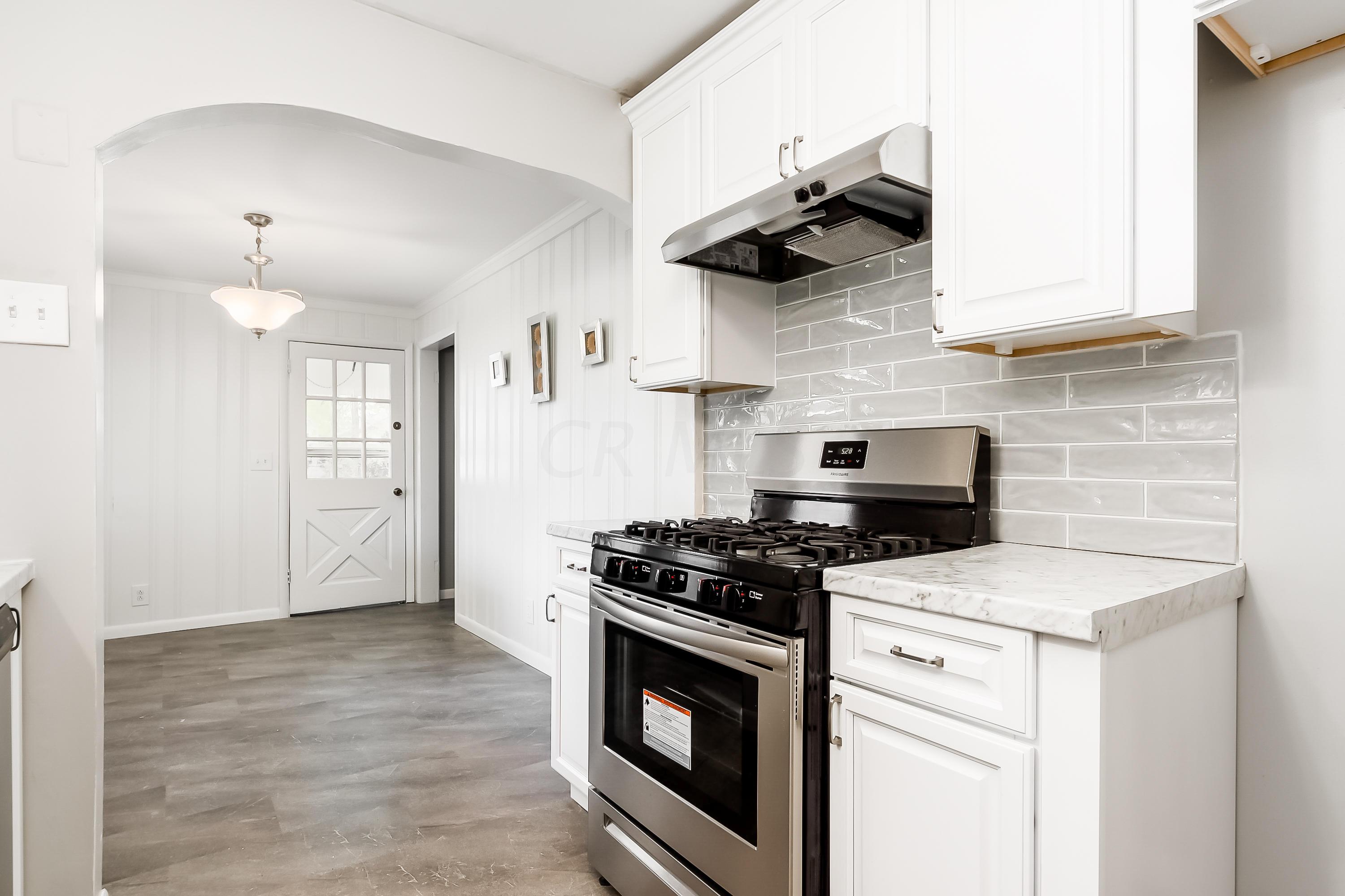 2554 Claridon Road Columbus, OH 43231 - Photo 6 of 33 Gallery Image 6