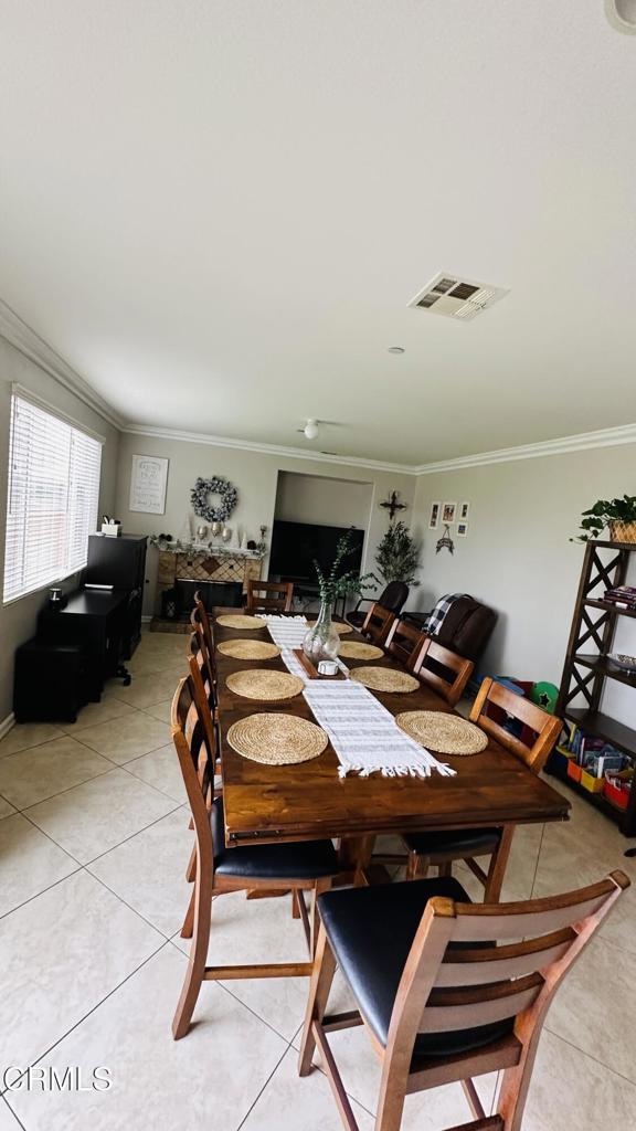 350 Huerta Street Oxnard, CA 93030 - Photo 6 of 11 a room with furniture and gym equipment
