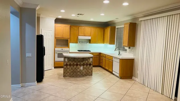 $4,590 | 350 Huerta Street, Oxnard, CA 93030
