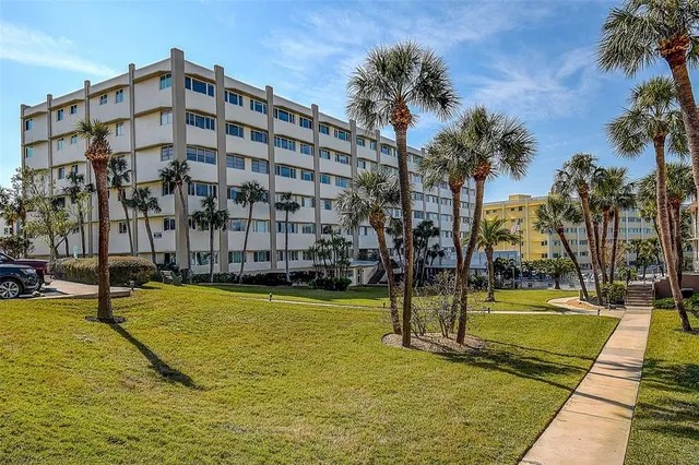 $425,000 | 100 Bluff View Drive, Unit 514A, Belleair Bluffs, FL 33770