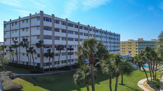 $425,000 | 100 Bluff View Drive, Unit 514A, Belleair Bluffs, FL 33770